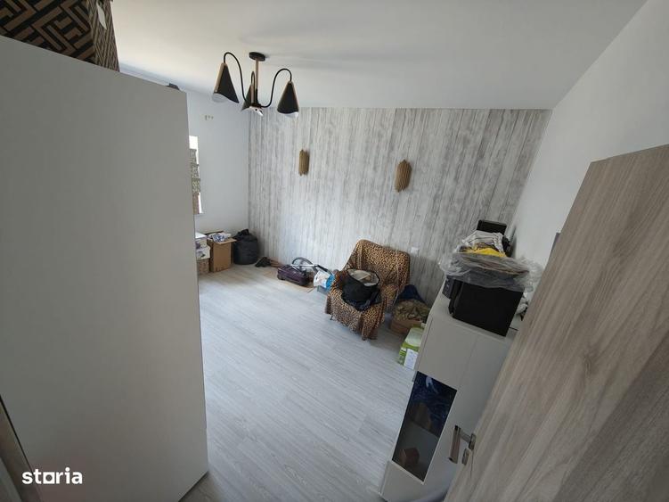 Casă cu 4 camere în Hărmanului
