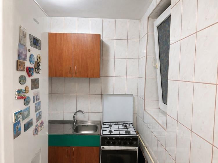 Apartament cu 2 camere decomandat în Berceni