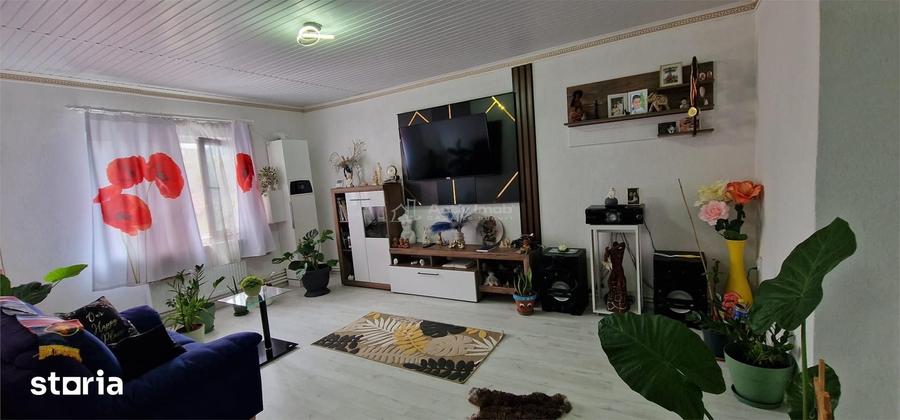 Casă cu 6 camere cu Teren 216 Mp în Muncitoresc