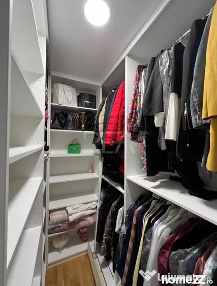 Apartament cu 3 camere semidecomandat în Aviației