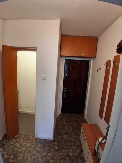 Apartament cu 3 camere semidecomandat în Nord