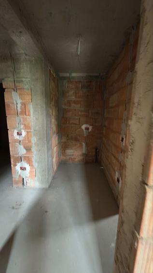 Apartament cu 2 camere decomandat în Valea Adâncă