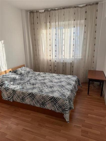Apartament cu 3 camere semidecomandat în Ultracentral