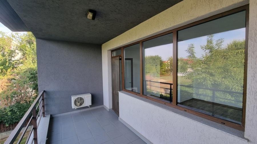 Casă cu 5 camere cu Canalizare în Pipera