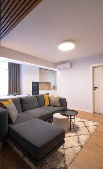 Apartament cu 3 camere semidecomandat în Exterior Vest