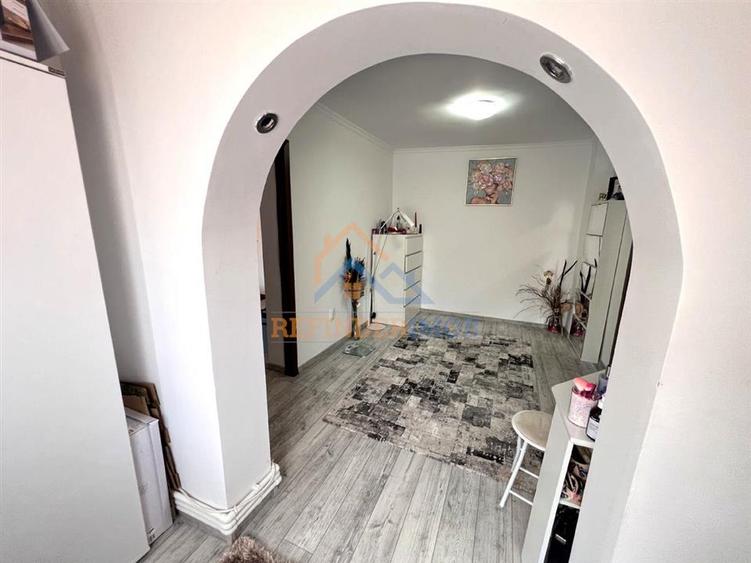 Casă individuală cu 6 camere cu Teren 525 Mp în Rahova