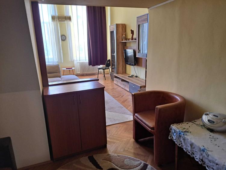 Apartament cu 2 camere semidecomandat în Ultracentral