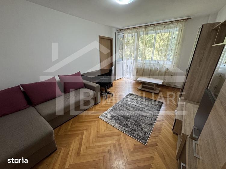 Apartament cu 3 camere decomandat în Cornișa