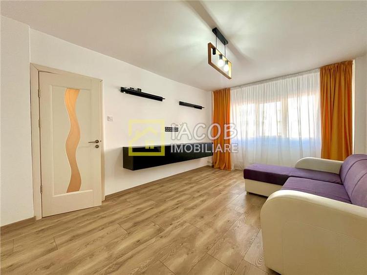 Apartament cu 2 camere decomandat, mobilat în Republicii