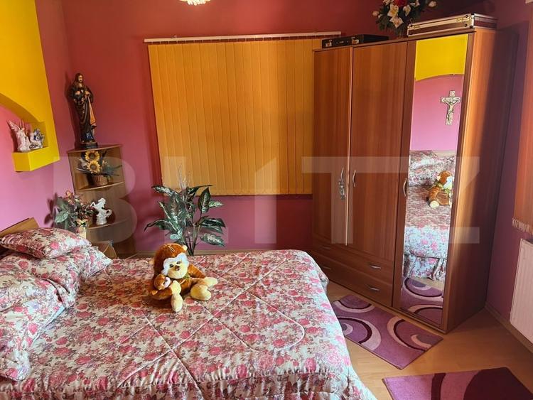 Casă individuală cu 6 camere cu Canalizare în 7 Noiembrie