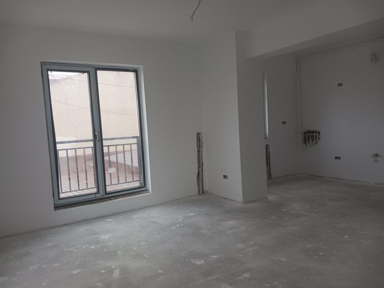 Apartament cu 3 camere decomandat în Chitila
