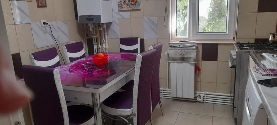 Apartament cu 4 camere decomandat în Exterior Vest