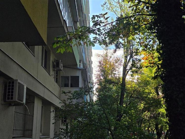 Apartament cu 2 camere semidecomandat în 1 Mai
