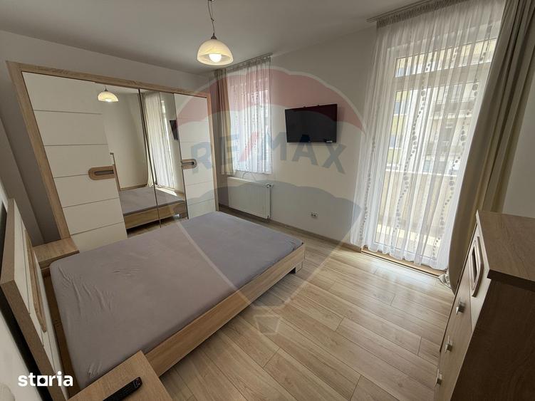 Apartament cu 3 camere decomandat, mobilat în Florești
