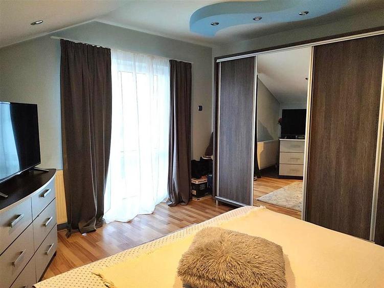 Casă individuală cu 6 camere cu Canalizare în Domnești
