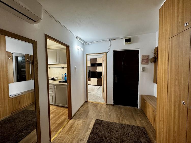 Apartament cu 2 camere decomandat, mobilat în Girocului