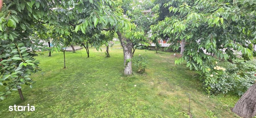 Casă cu 4 camere cu Teren 500 Mp în Far