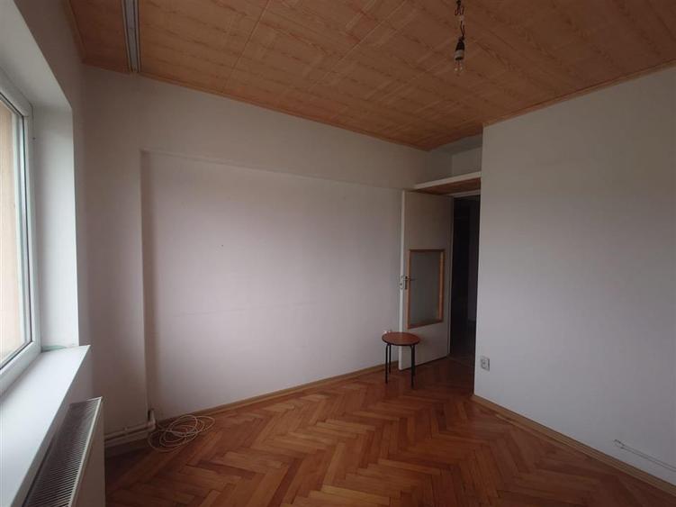 Apartament cu 3 camere decomandat în Ultracentral