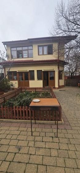 Casă individuală cu 5 camere cu Canalizare în Brâncoveanu