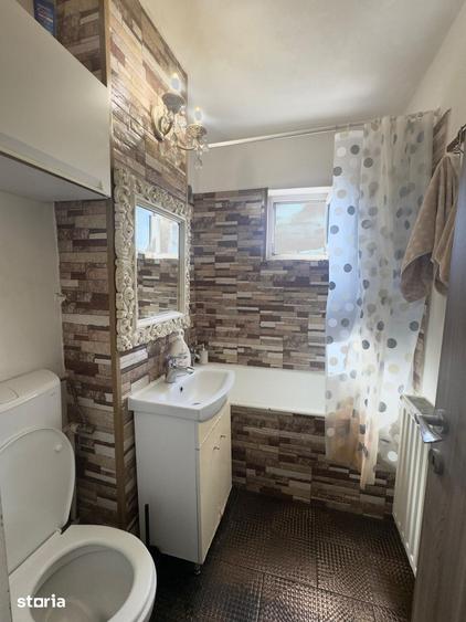 Apartament cu 3 camere în Cetate