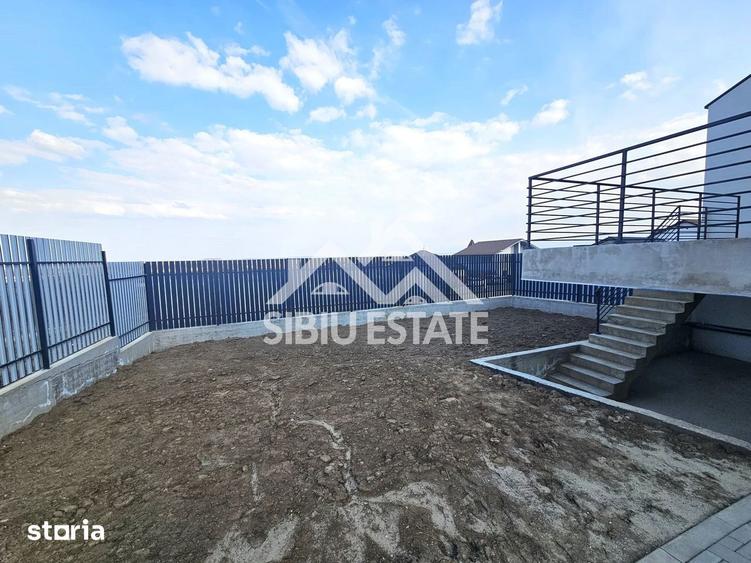Casă cu 4 camere cu Teren 300 Mp în Central
