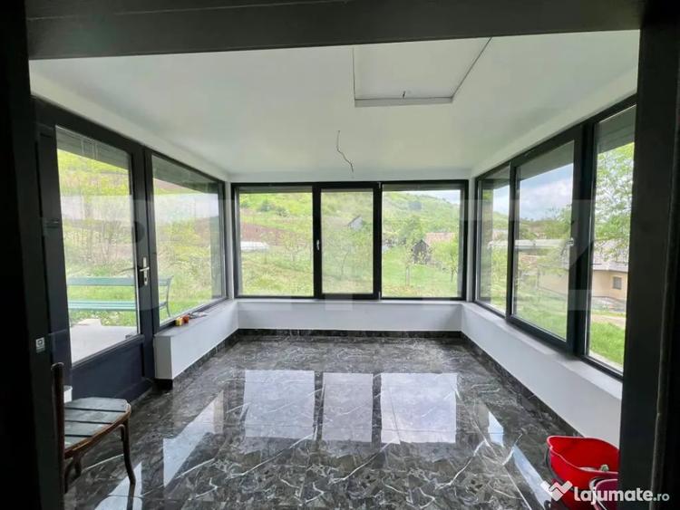 Casă cu 3 camere cu Teren 2600 Mp în Central