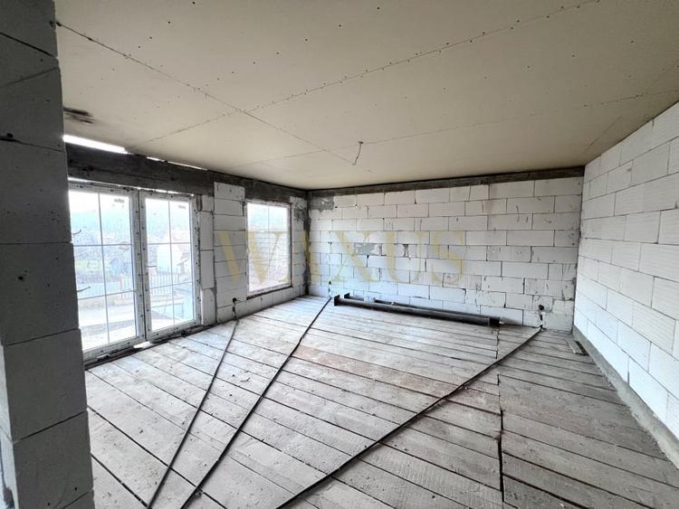Casă individuală cu 6 camere cu Canalizare în Iara