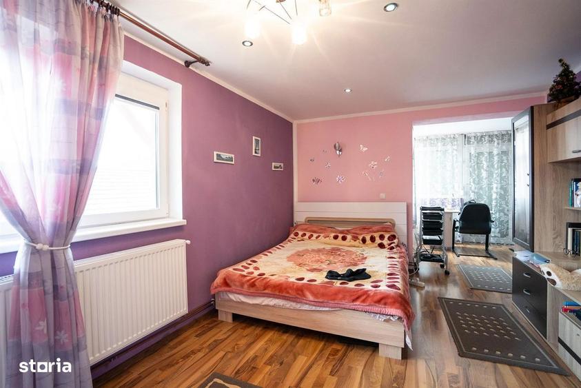 Casă cu 5 camere cu Teren 500 Mp în Oncea