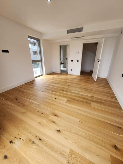 Duplex cu 5 camere cu Teren 450 Mp în Pipera