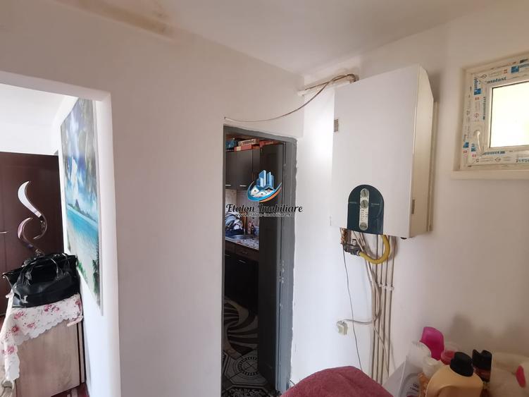Apartament cu 3 camere semidecomandat în Dărmănești