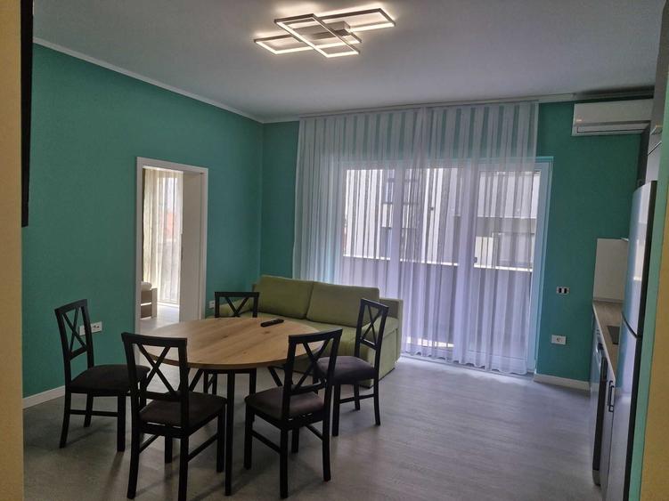 Apartament cu 3 camere decomandat în Sânmartin