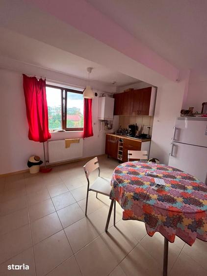 Apartament cu 3 camere semidecomandat în Nord