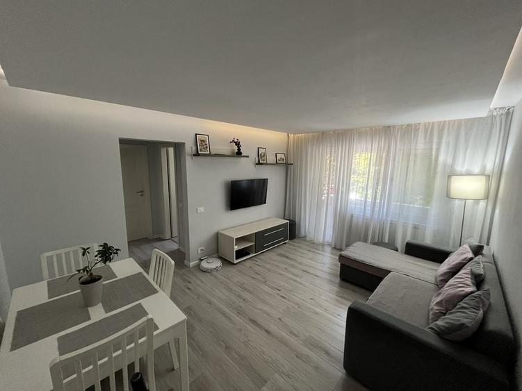 Apartament cu 3 camere semidecomandat, mobilat în Brazda lui Novac