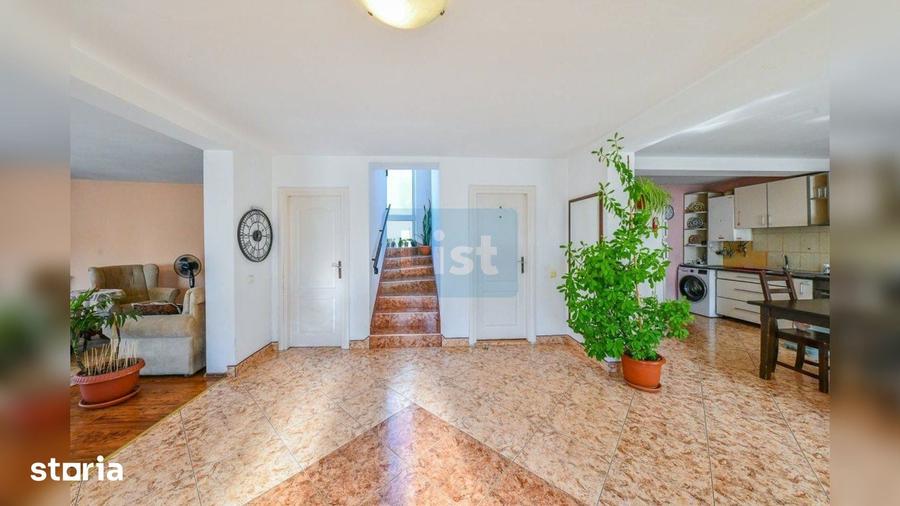 Casă cu 4 camere cu Teren 432 Mp în Europa