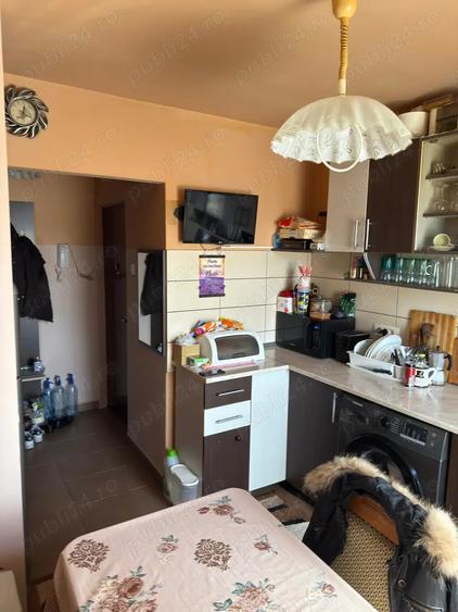 Apartament renovat semi-decomandat - 1