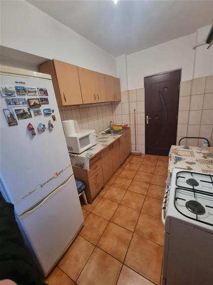 Apartament 4 camere decomandat - etajul 2 - bloc din 1980 - 90 mp - 6
