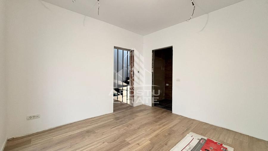 Casa individuala in zona Buziasului, carport - 9