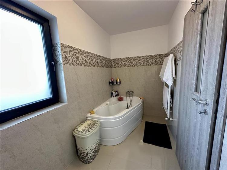 Casa de vannzare Bragadiru -Triplex 116 mp + curte proprie 105 mp - 24