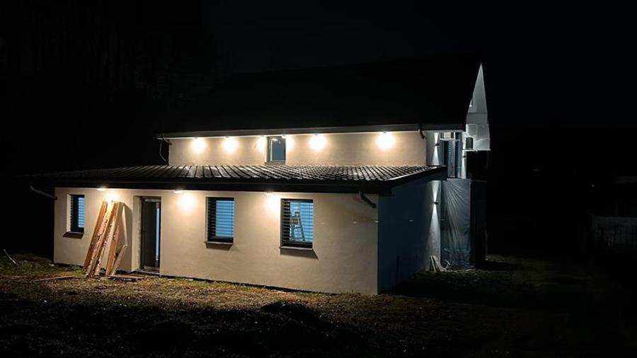 Resita,Vila noua,tot modern cu teren 1400 mp.C Caransebesului Km.4.Comision ZERO - 30