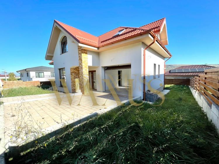 Casă individuală cu 5 camere cu Canalizare în Chinteni