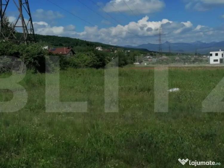 Teren intravilan 939 mp apa, gaz, curent pe partea stanga Mi - 3