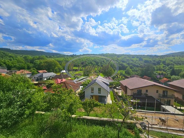 Casa cu terasa si curte mare, atmosfera rurala aproape de oras - 5