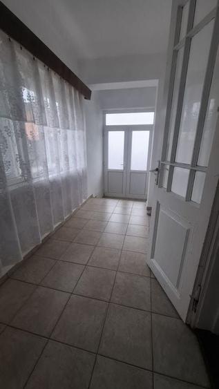 Spațiu cu potențial dublu: locuință sau sediu! - 7