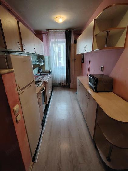 De inchiriat ap. la et.1,2 camere - 2