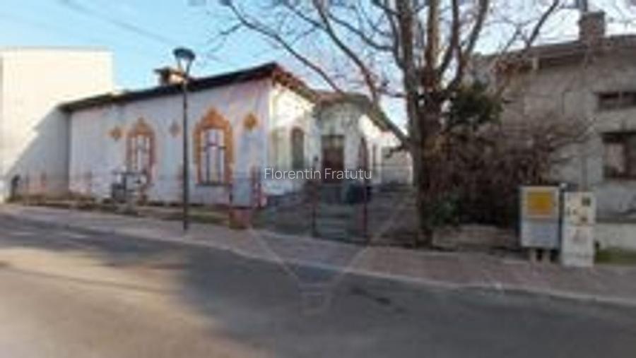 Casa de vanzare in zona ultracentrala si 736mp teren Constanta Casa de vanzare in zona ultracentrala si 736mp teren Constanta