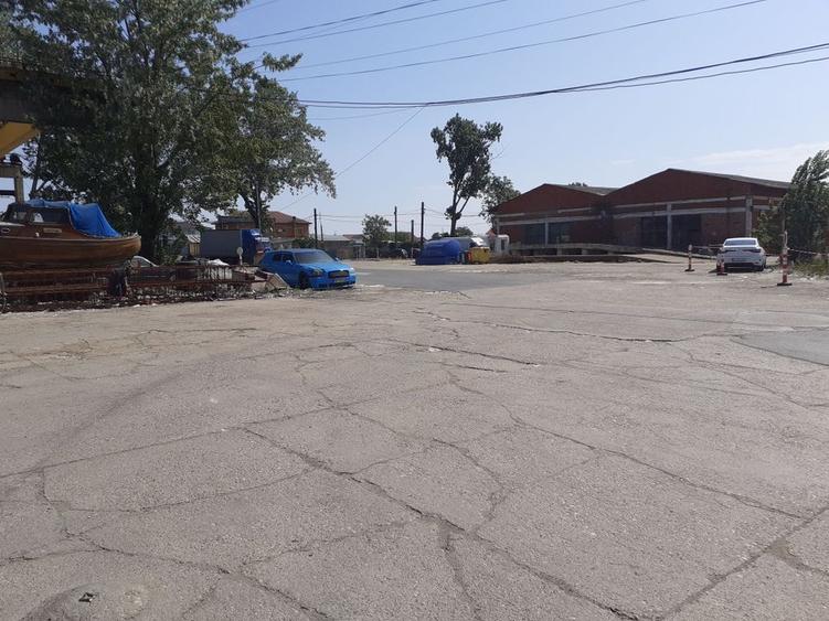 Terenuri - suprafete betonate intre 500-5500 mp, Titan, sector 3 - 1