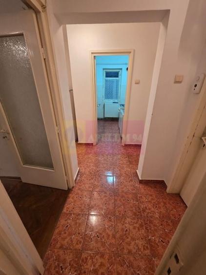 Apartament cu 3 camere de vanzare in Campina - Zona Liceul Energetic - 3