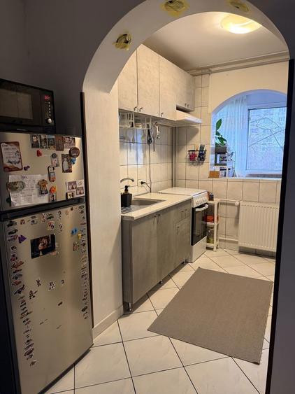 Inchiriez ap. 3 CAMERE/loc parcare - 3