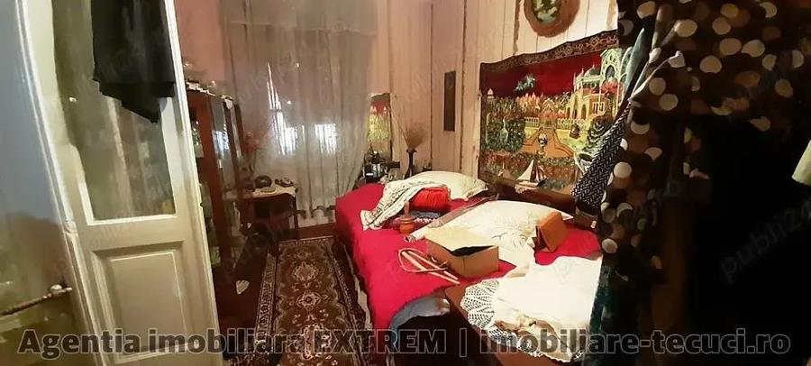 Casa de caramida cu 7 camere ?i 500 mp teren, in Mun Tecuci - 1