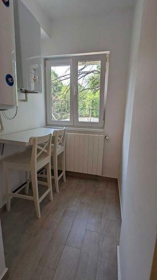 Proprietar, inchiriez garsoniera in Bucurestii Noi sct. 1 - 4